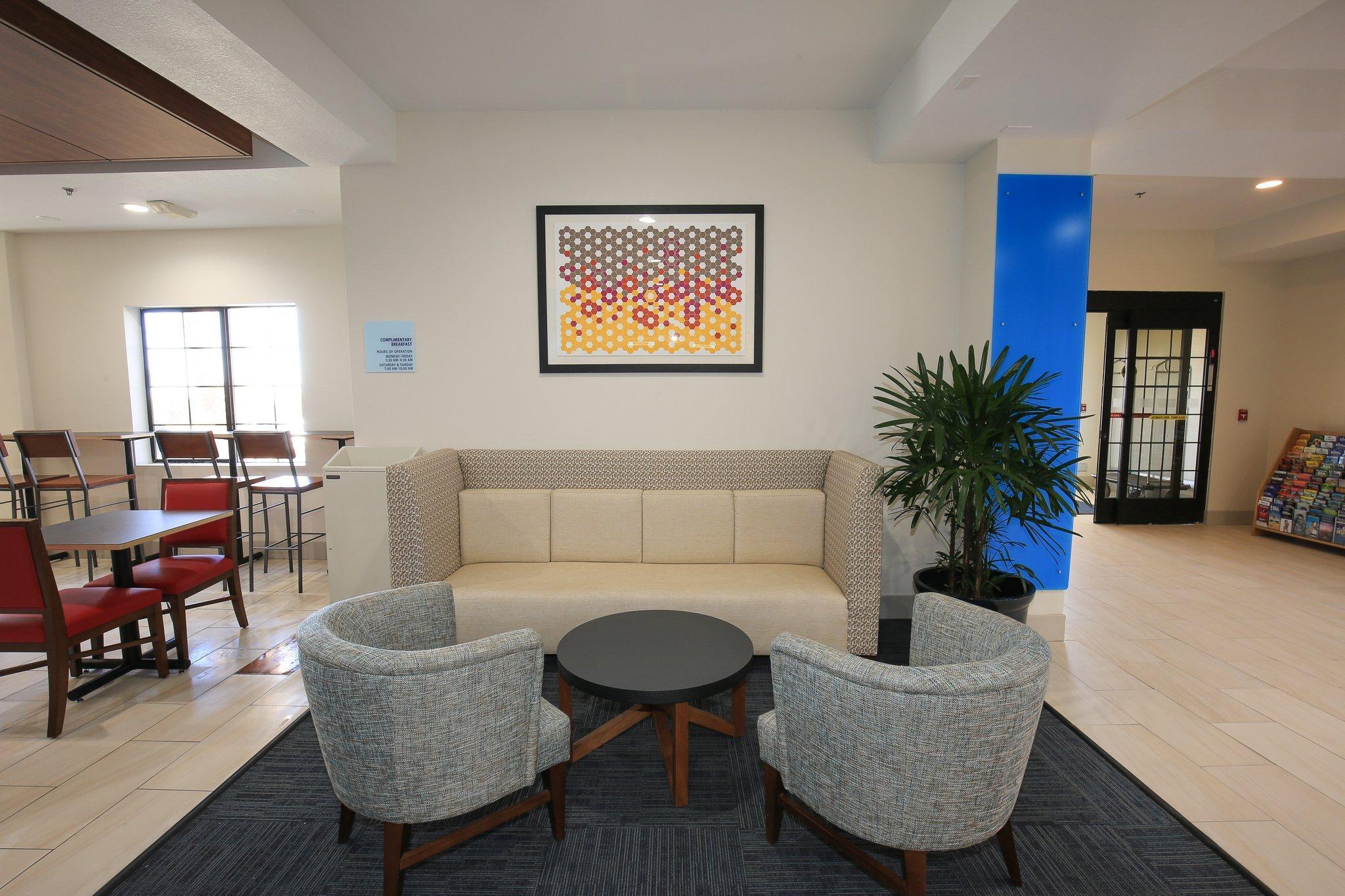 Holiday Inn Express Hotel & Suites Hesperia, An Ihg Hotel Екстериор снимка