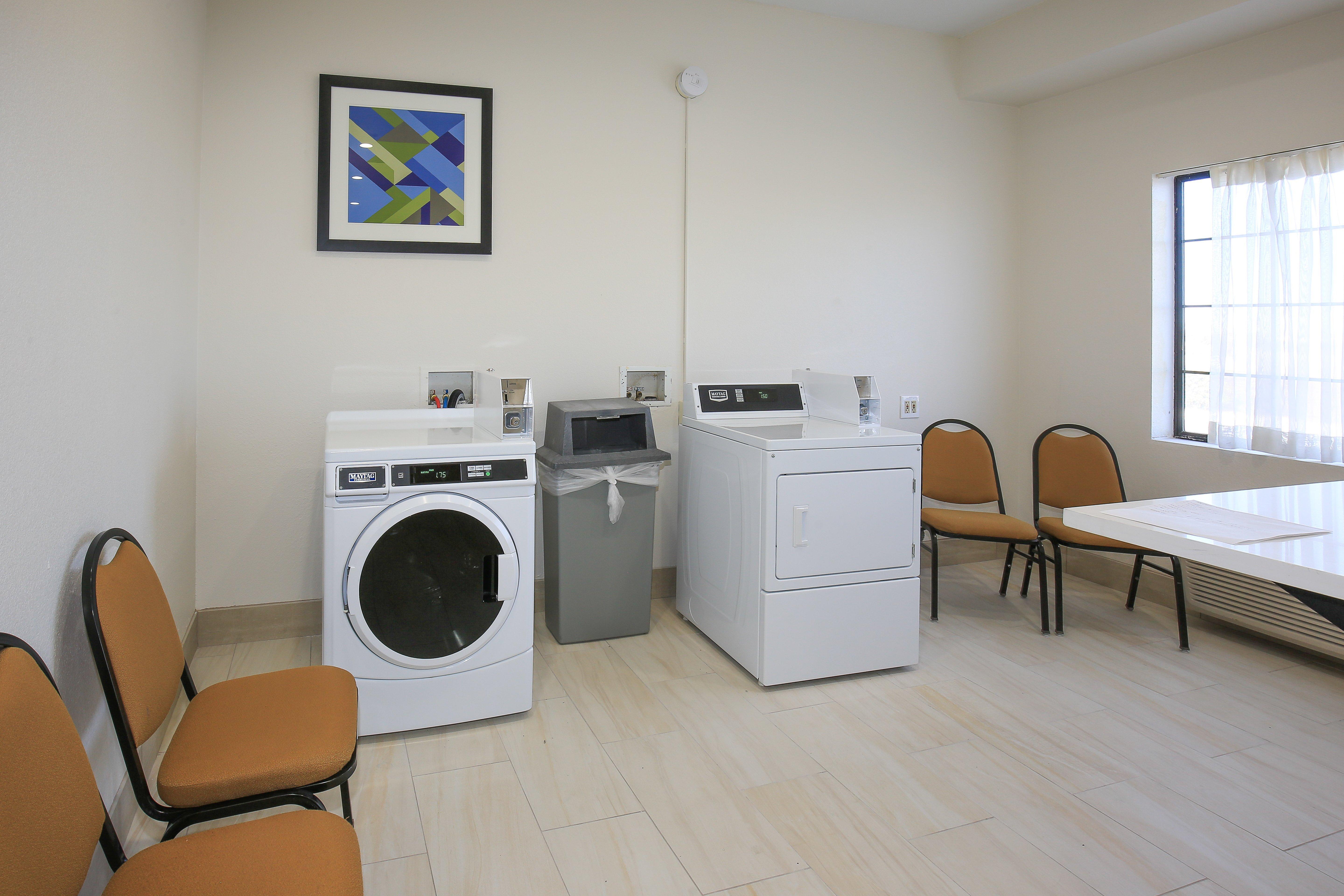 Holiday Inn Express Hotel & Suites Hesperia, An Ihg Hotel Екстериор снимка