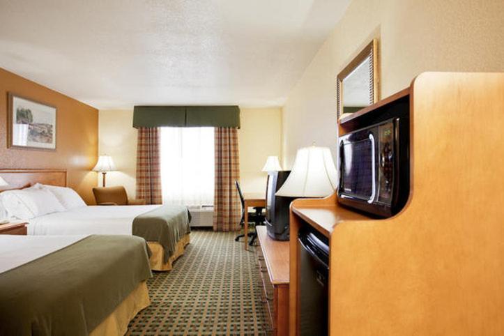 Holiday Inn Express Hotel & Suites Hesperia, An Ihg Hotel Екстериор снимка