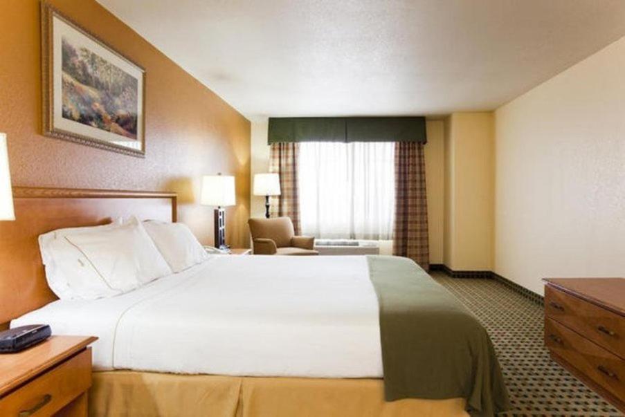 Holiday Inn Express Hotel & Suites Hesperia, An Ihg Hotel Екстериор снимка