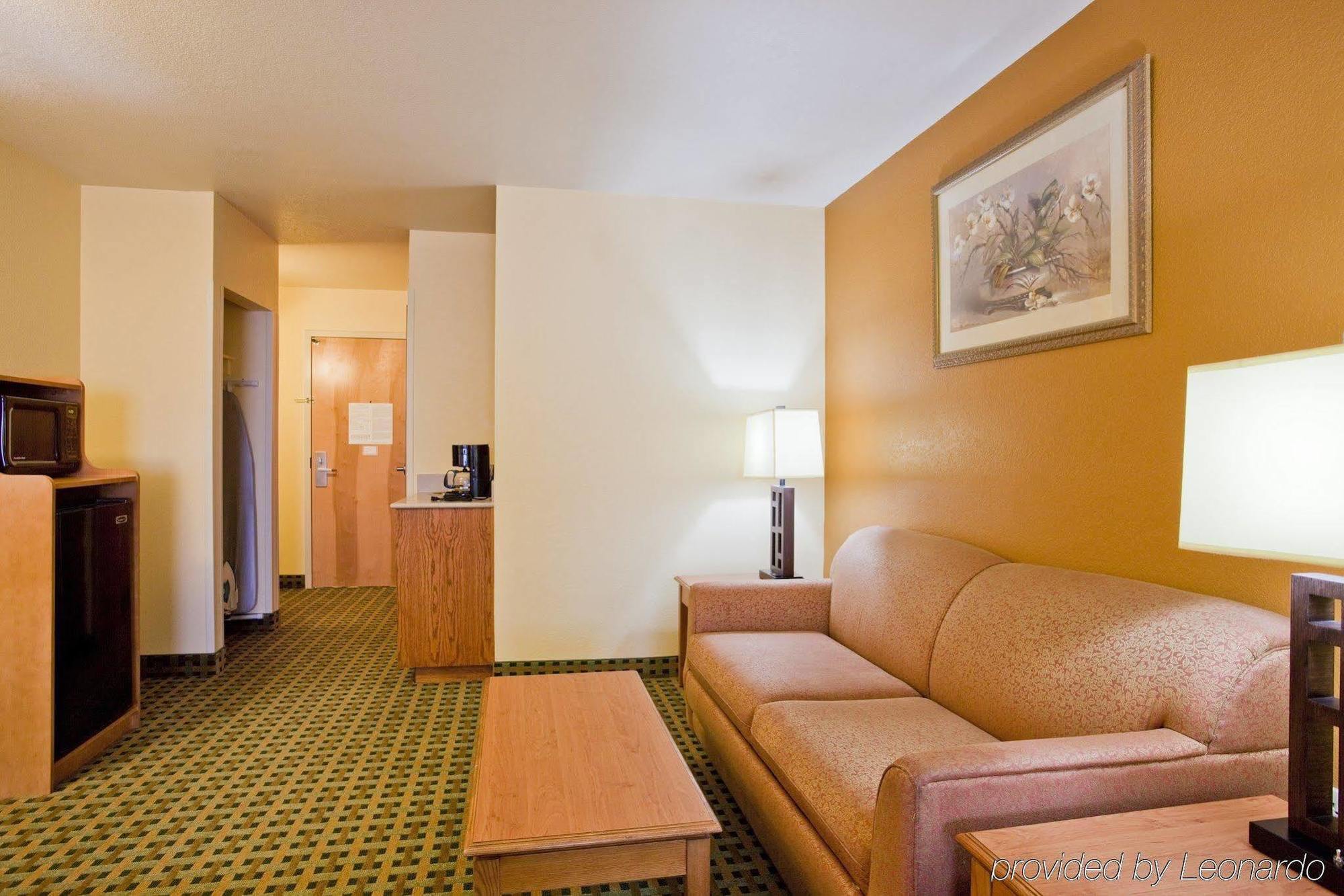 Holiday Inn Express Hotel & Suites Hesperia, An Ihg Hotel Екстериор снимка